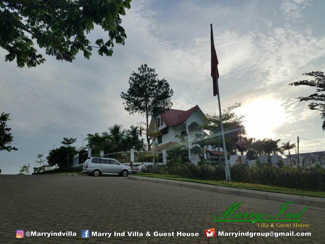 Villa Malang Puncak Buring Exterior photo