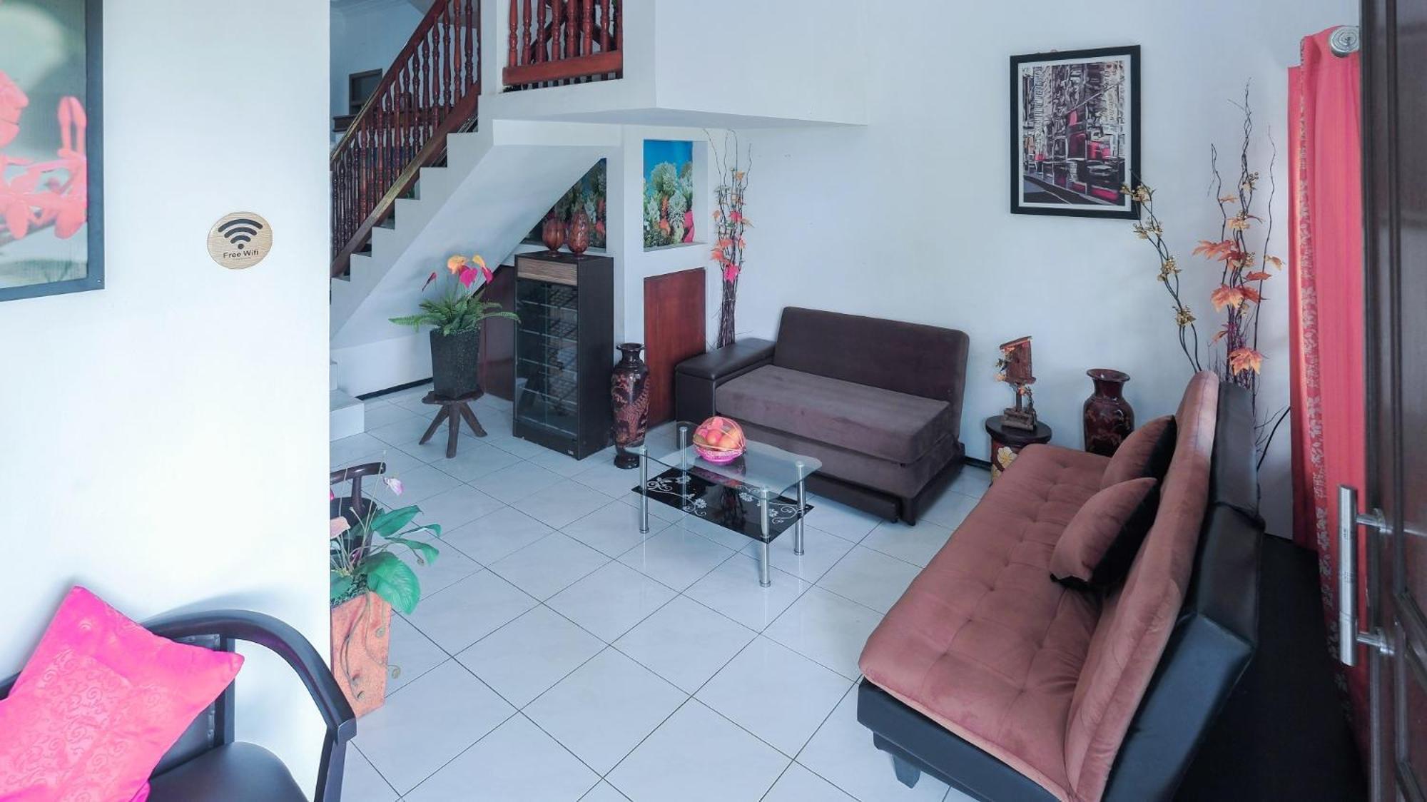 Villa Malang Puncak Buring Exterior photo